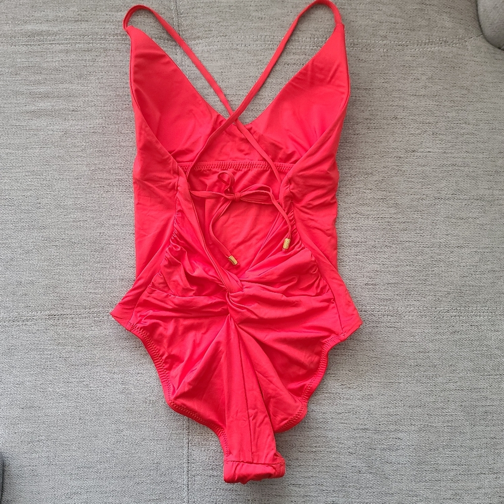 Trina Turk Monaco Twistback One Piece Swimsuit in Flame Sz 6 - Picture 9 of 11